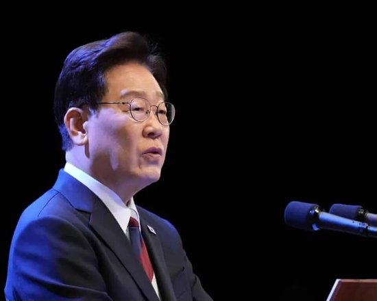 牛弹琴：一觉醒来	，特朗普向朝韩发出强烈信号，信息量很大