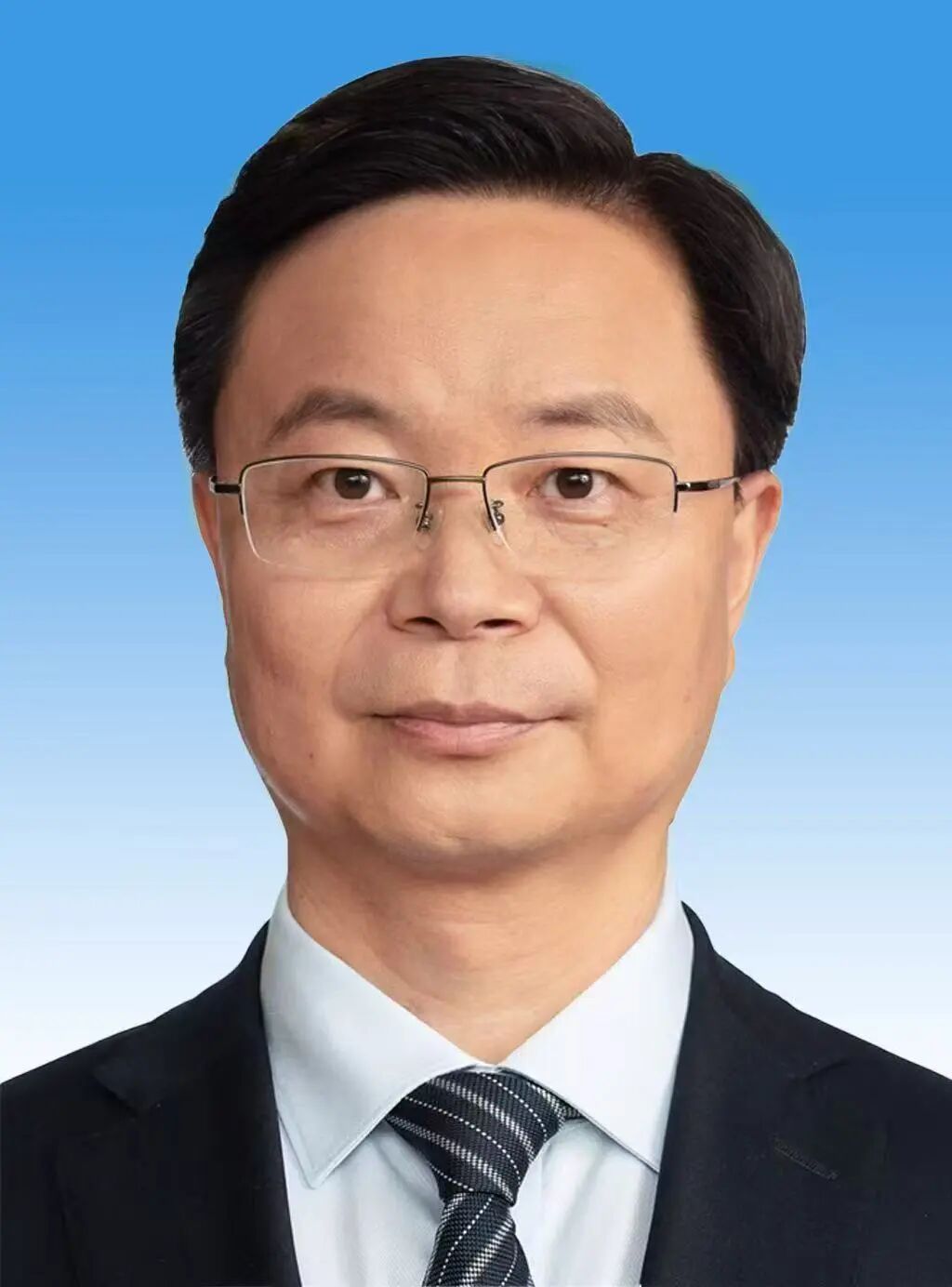 李运代理深圳市市长	，曾在银行从业20余年